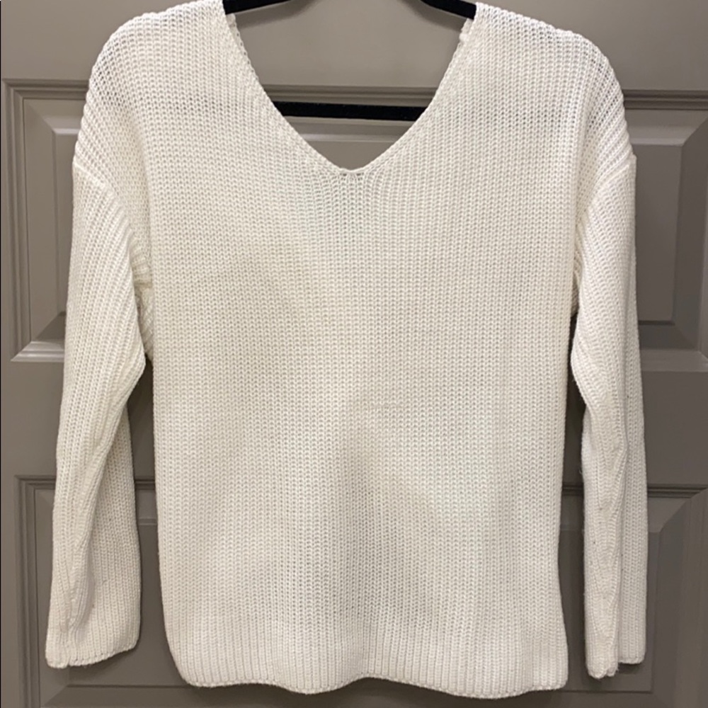 Twist back detailed sweater top